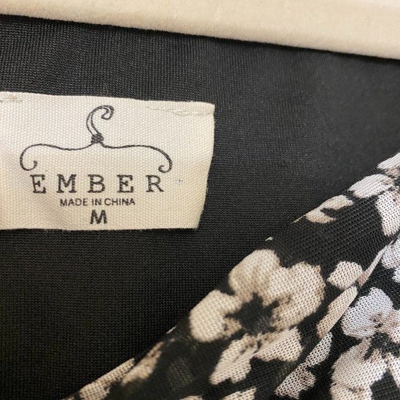 Black & White Floral 3/4 Sleeve Bodysuit - Picture 5 of 6